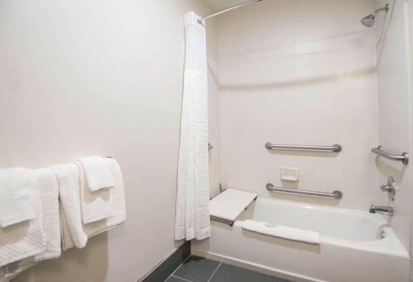 Отель Sleep Inn & Suites