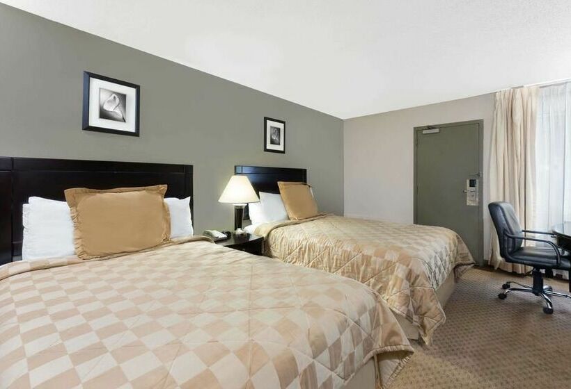 فندق Super 8 By Wyndham Brook Park/cleveland