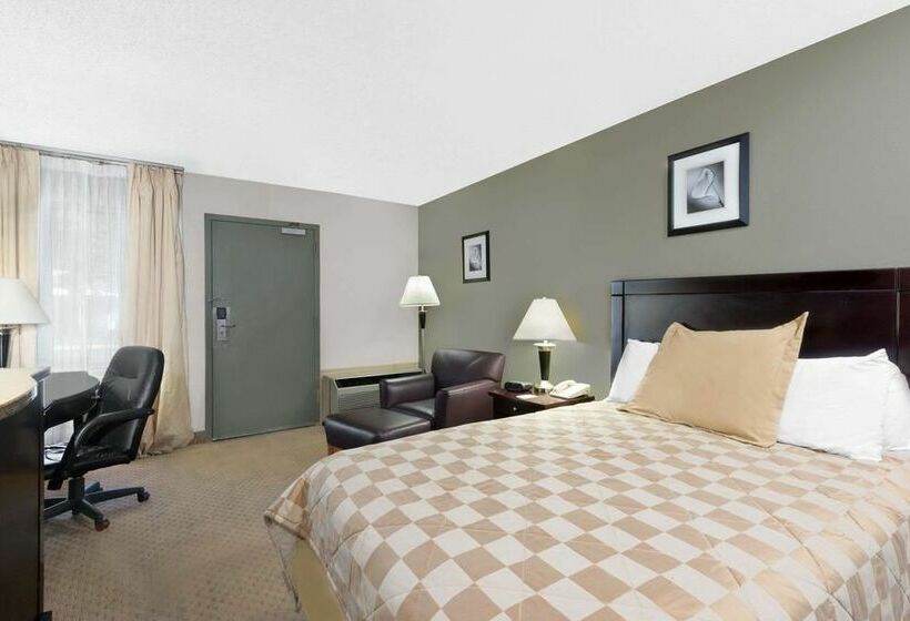 فندق Super 8 By Wyndham Brook Park/cleveland