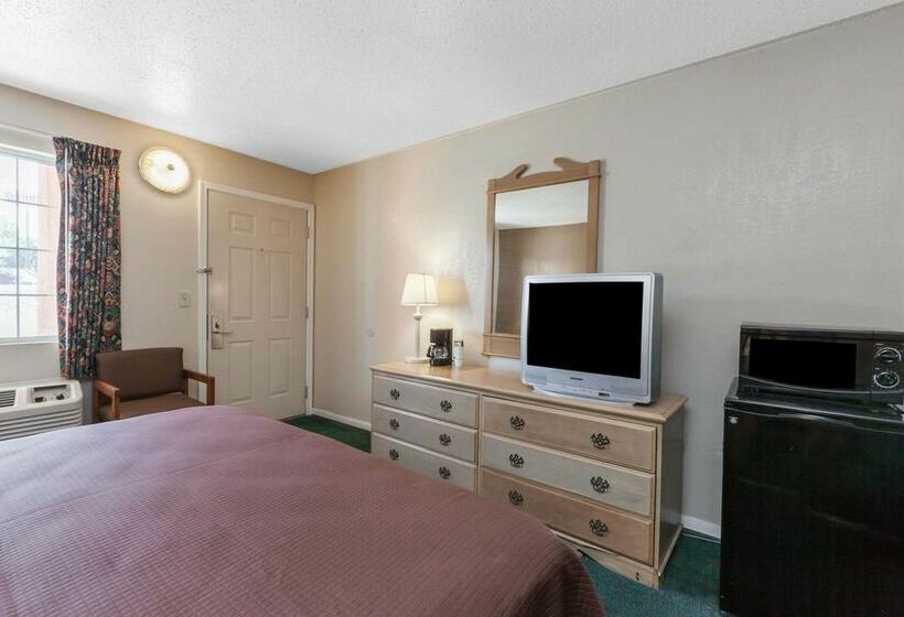 호텔 Howard Johnson By Wyndham Bakersfield