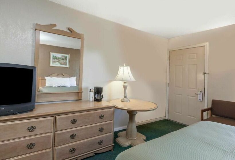 호텔 Howard Johnson By Wyndham Bakersfield