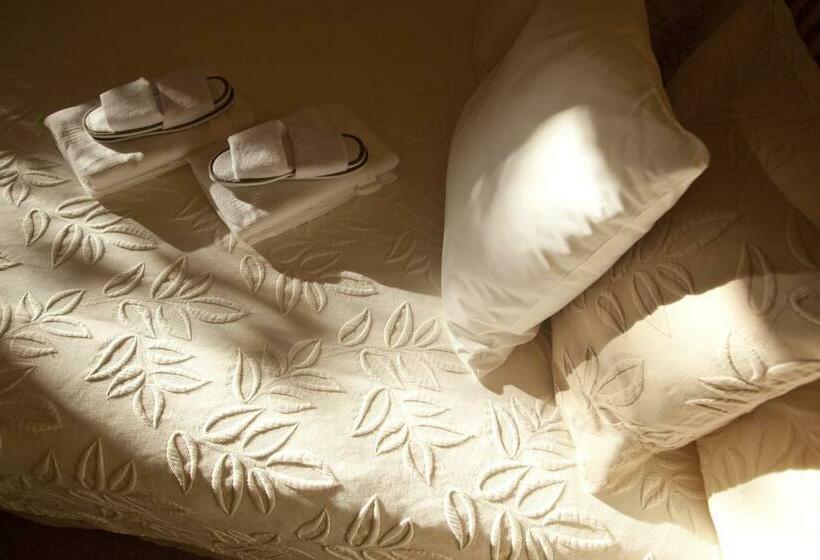 Отель Hôtel La Chouette