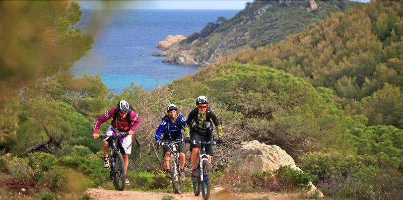 호텔 Hôtel Le Bailli De Suffren