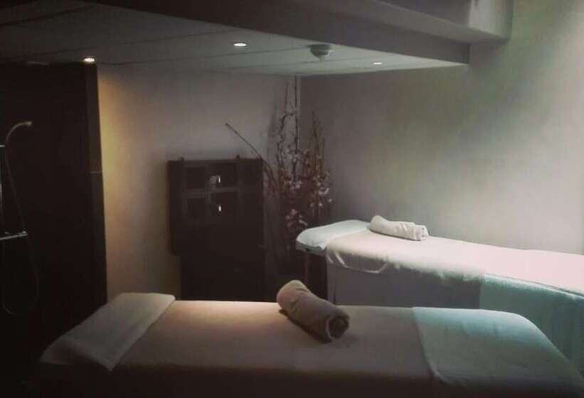 هتل Hôtel Lecoq Gadby, The Originals Relais