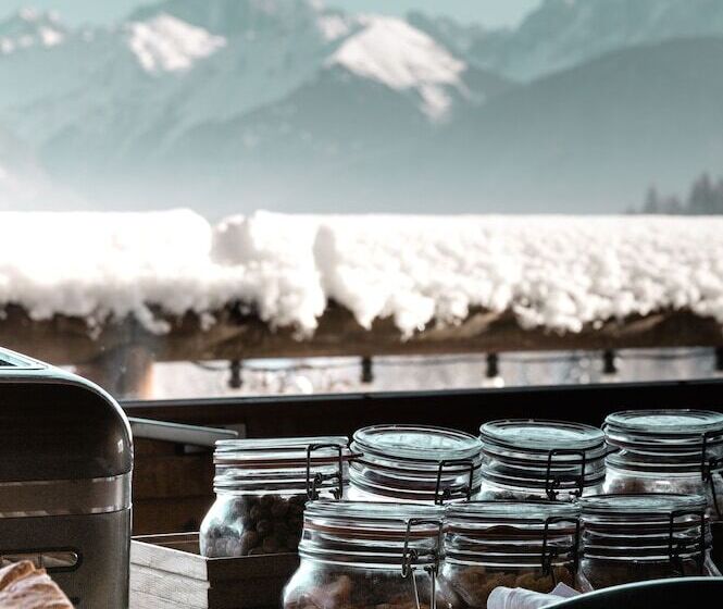 בית מלון כפרי Hôtel Les Roches Fleuries