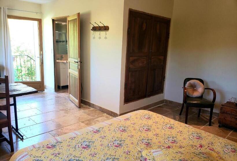 ホテル La Bastide De Moustiers