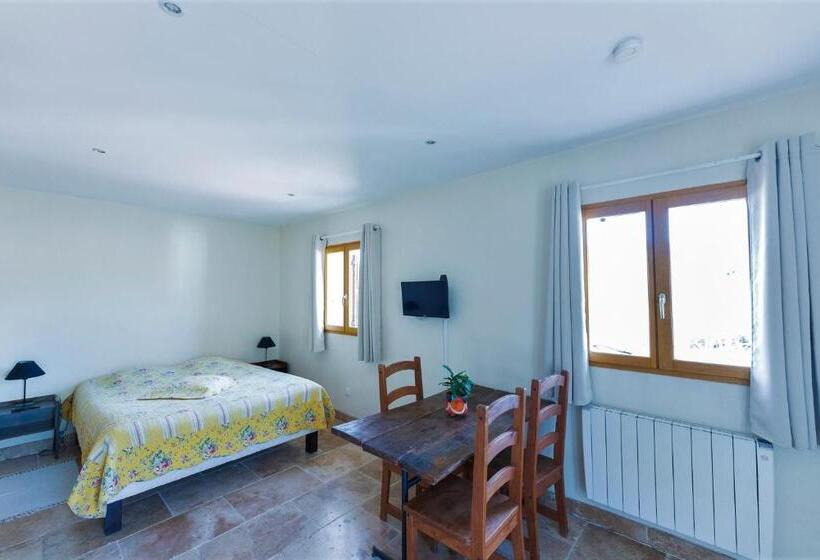 ホテル La Bastide De Moustiers