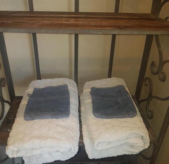 ホテル La Bastide De Moustiers