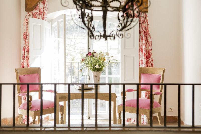 ホテル La Bastide De Moustiers