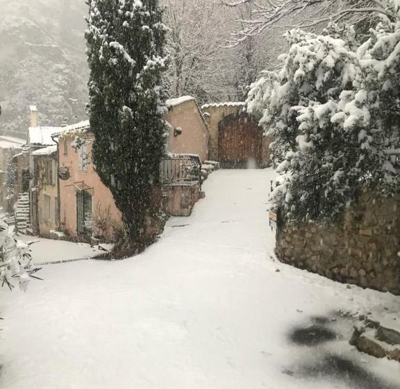 ホテル La Bouscatière