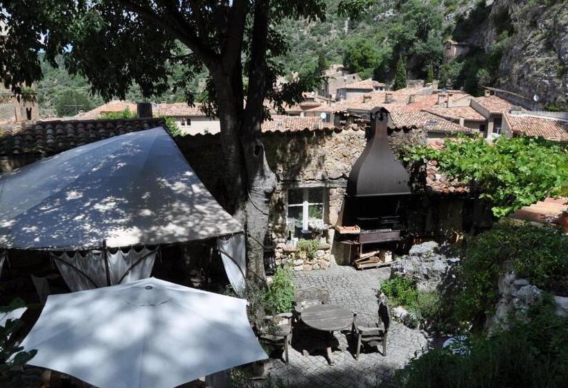 ホテル La Bouscatière