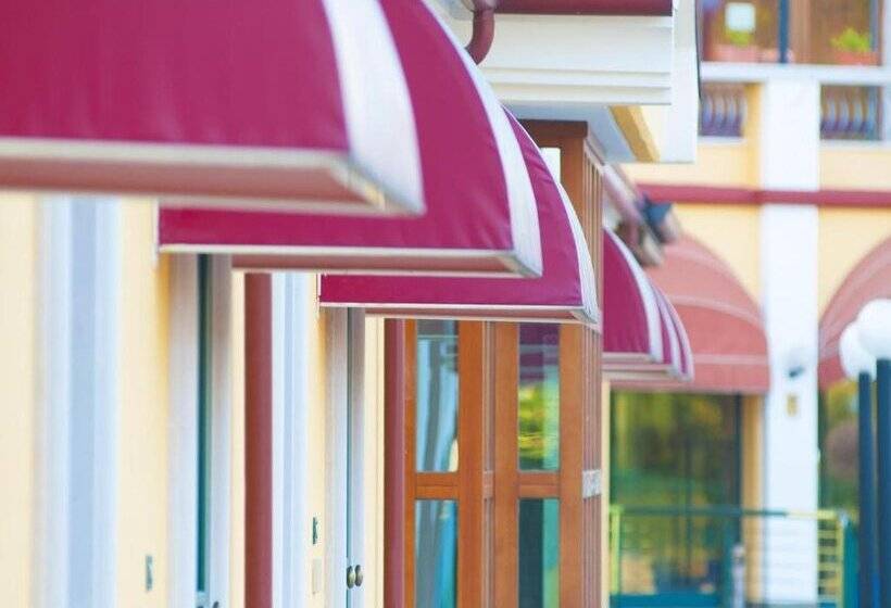 בית מלון כפרי La Rondinaia in Eurocongressi