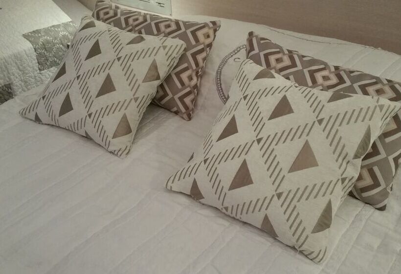 בית מלון כפרי Le Chantereigne