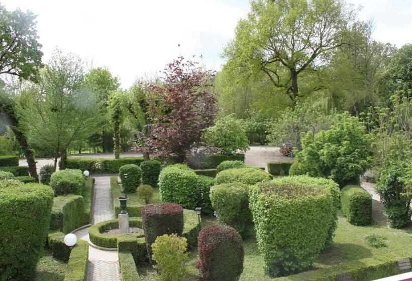 Отель Le Clos De Mutigny