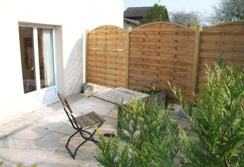 Отель Le Clos De Mutigny