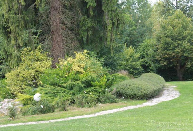 Отель Le Clos De Mutigny