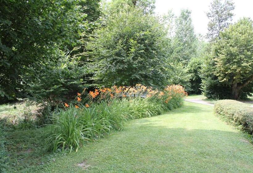 Отель Le Clos De Mutigny