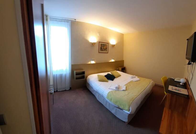 ホテル Logis Hôtels   Hôtel Et Restaurant Le Lion D Or