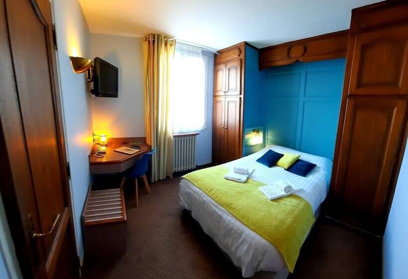 ホテル Logis Hôtels   Hôtel Et Restaurant Le Lion D Or