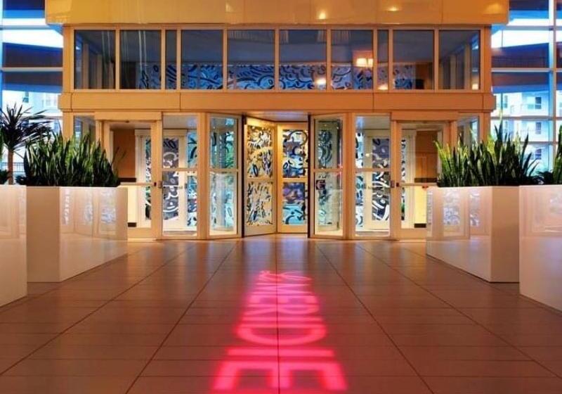 Отель Le Méridien Dallas By The Galleria