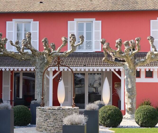 Отель Les Maritonnes Parc & Vignoble