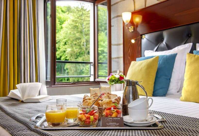 Отель Les Tresoms Lake And Spa Resort