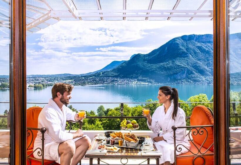 Отель Les Tresoms Lake And Spa Resort