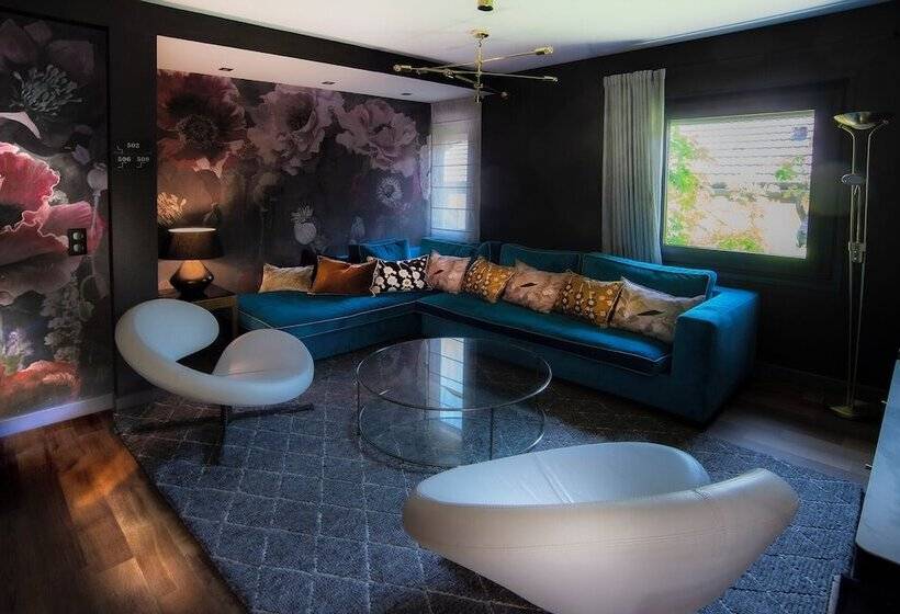 Отель Les Tresoms Lake And Spa Resort