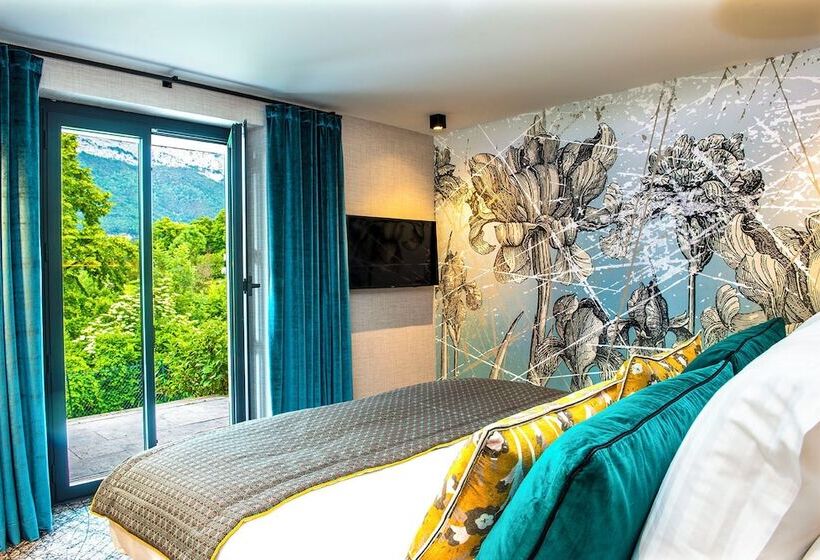 Отель Les Tresoms Lake And Spa Resort