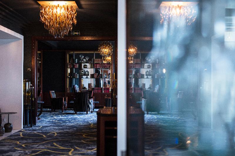 Отель Les Tresoms Lake And Spa Resort