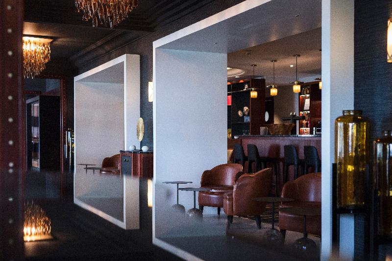 Отель Les Tresoms Lake And Spa Resort