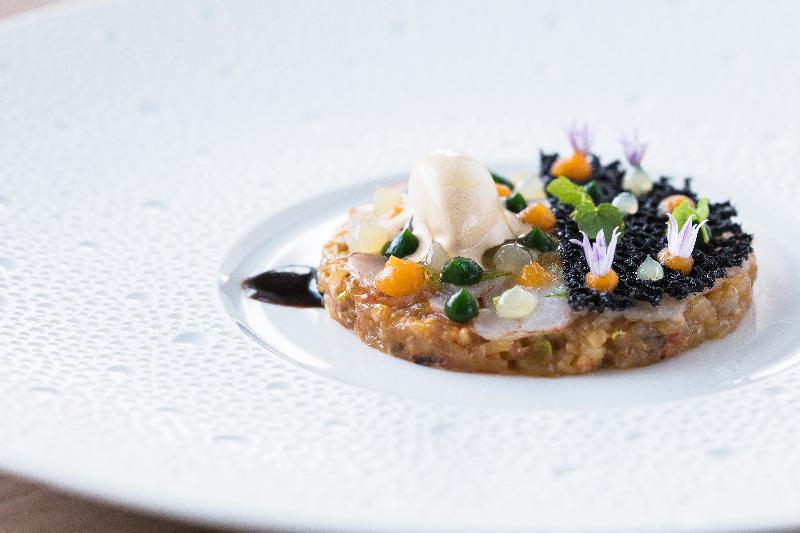 Отель Les Tresoms Lake And Spa Resort