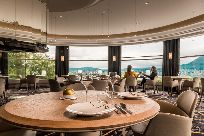 Отель Les Tresoms Lake And Spa Resort