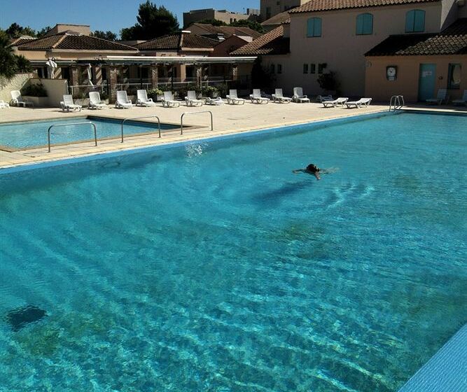 Отель L'Hôtel Club Les Albères