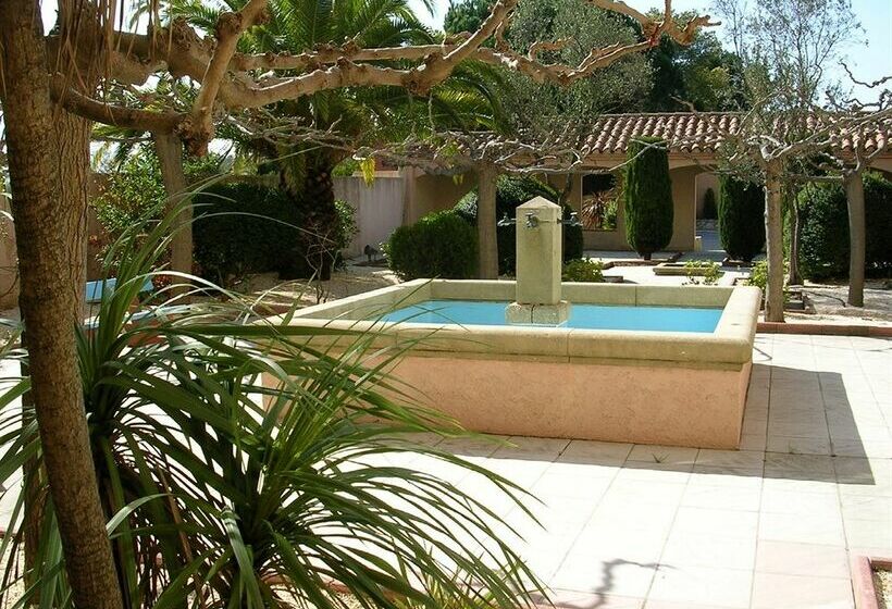 Отель L'Hôtel Club Les Albères