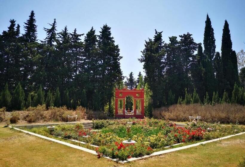 فندق Mas De La Chapelle