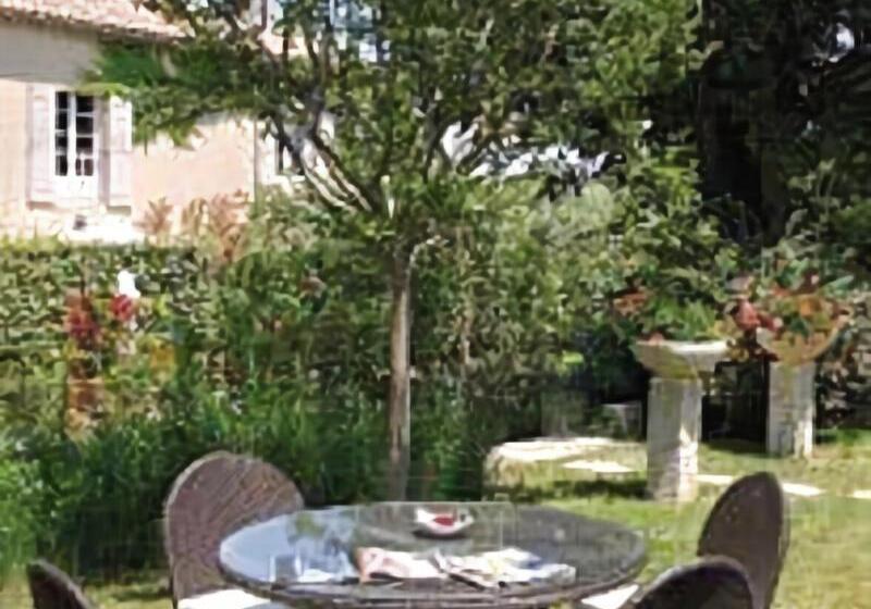 فندق Mas Des Carassins