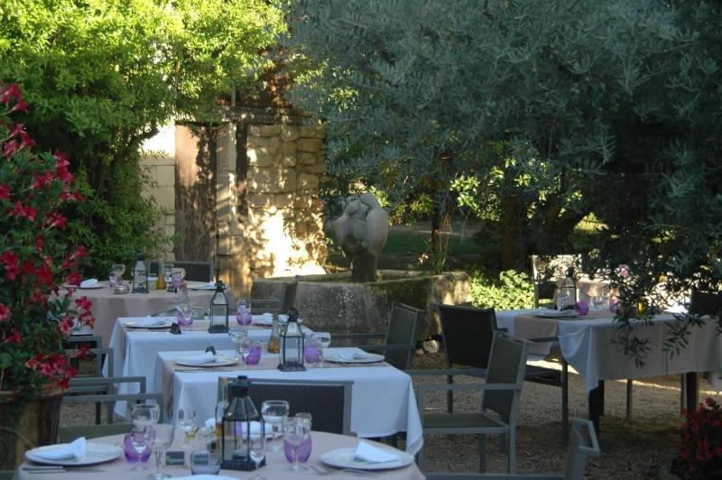 فندق Mas Des Carassins