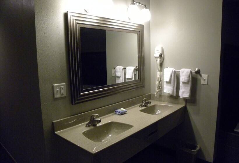 فندق New Victorian Inn & Suites Kearney