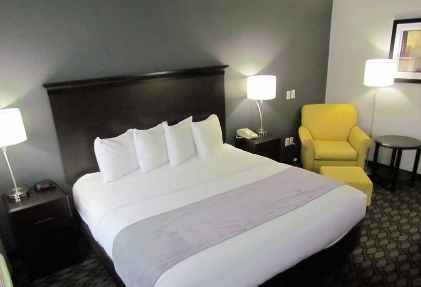 فندق Oak Hill Inn & Suites