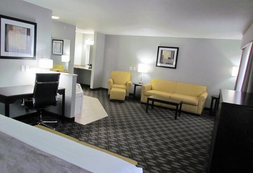 فندق Oak Hill Inn & Suites