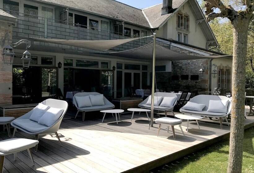 Отель Pavillon Du Chateau