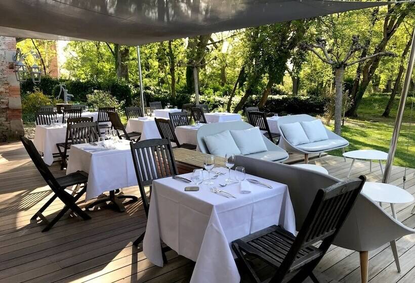 Отель Pavillon Du Chateau