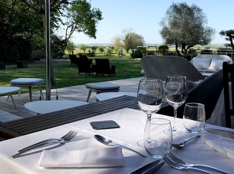 Отель Pavillon Du Chateau