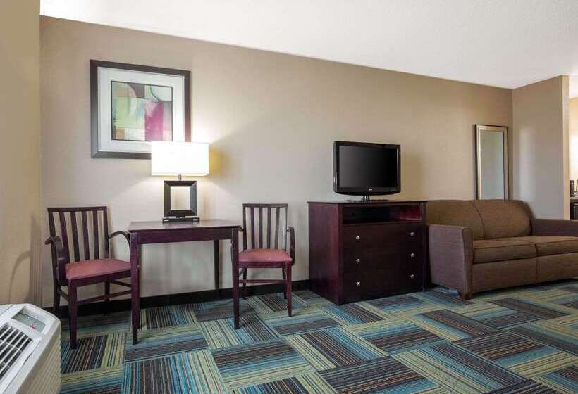 Отель Quality Inn & Suites Arnold St Louis