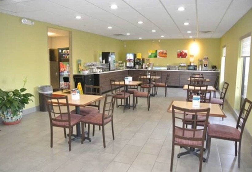 Отель Quality Inn & Suites Arnold St Louis