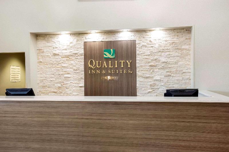 Отель Quality Inn & Suites Arnold St Louis