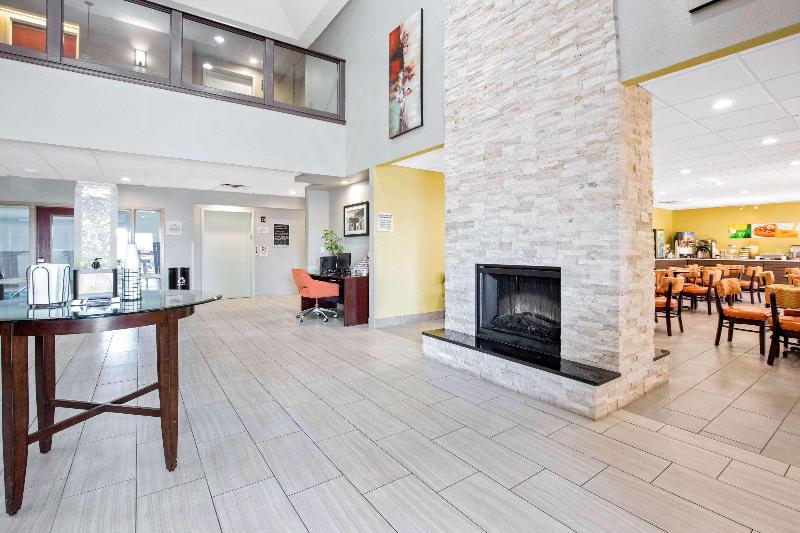 Отель Quality Inn & Suites Arnold St Louis