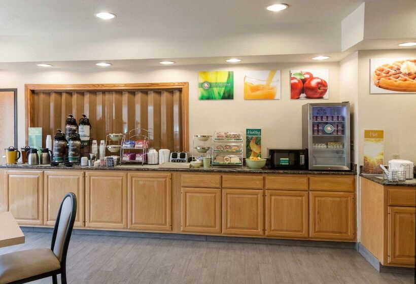 Отель Quality Inn Buffalo