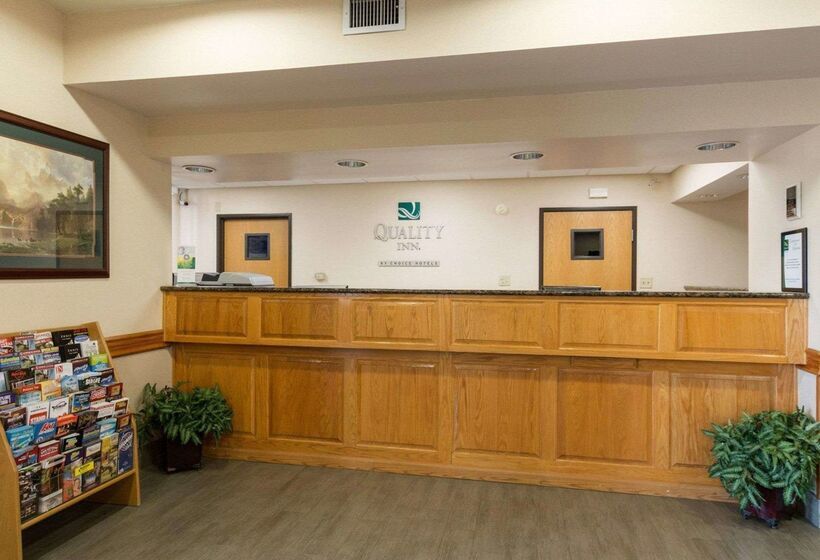 Отель Quality Inn Buffalo